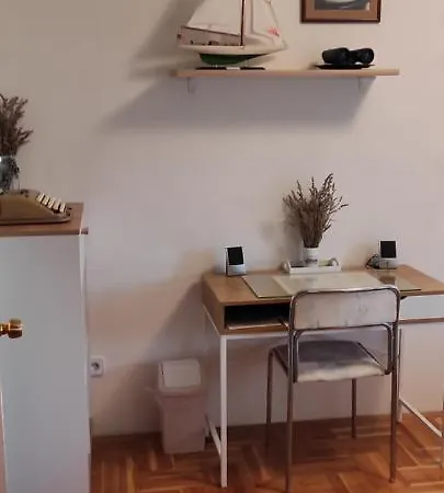 Zdenko With Sea View Apartment